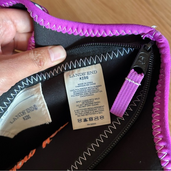 Lands’ End Kids Polka Dot Nom Nom Lunch Bag - Picture 7 of 10